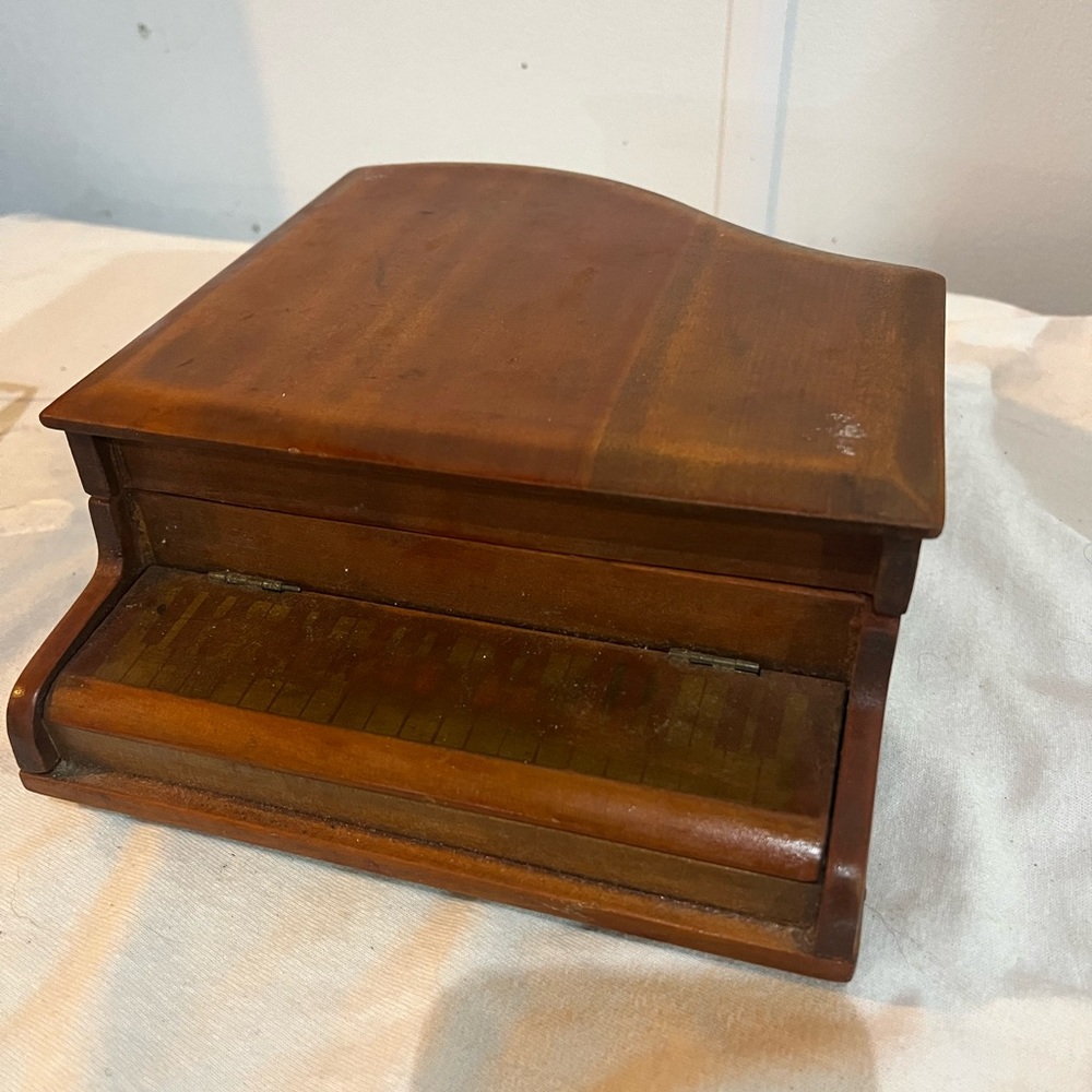 Vintage piano music box